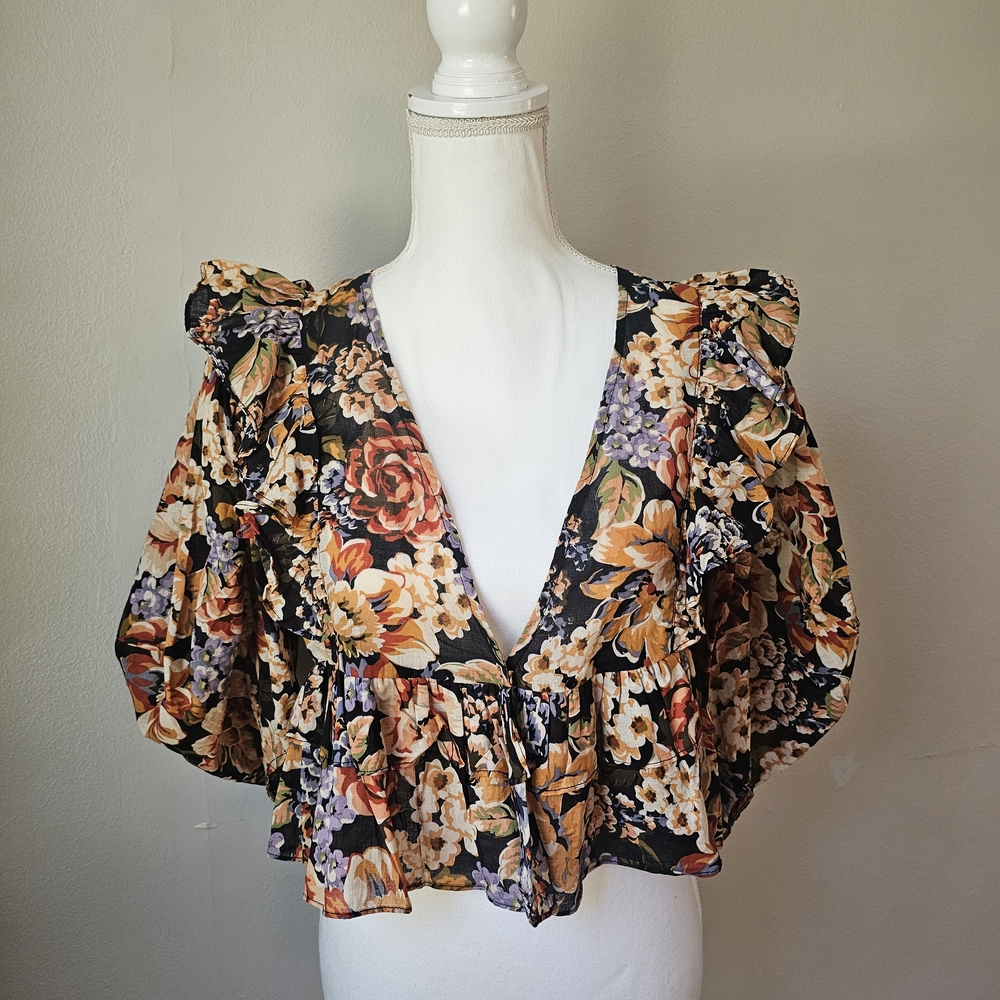 Olivaceous Black Floral Puff-Sleeve V-Neck Croped Blouse